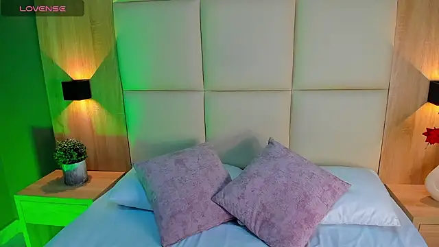 jimena24  online show from March 17, 2026, 2:47 am