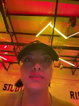 alexademie1 online show from February 12, 2025, 3:49 pm