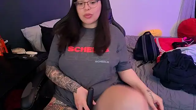 drizzypeach602 online show from February 27, 2026, 4:23 am