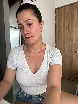 Snapshot of Verito_hot chatting on March 6, 2026, 7:31 pm Verito hot online show from March 6, 2026, 7:31 pm