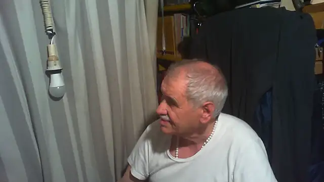 nonnomaturobisex online show from May 4, 2026, 2:09 pm