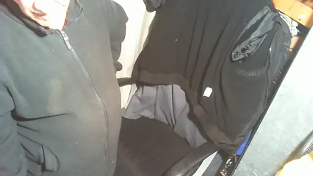 nonnomaturobisex online show from April 26, 2026, 7:27 am