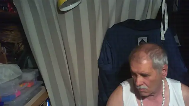 nonnomaturobisex online show from June 2, 2026, 5:02 pm