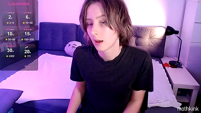 mothkink online show from October 30, 2025, 7:00 pm