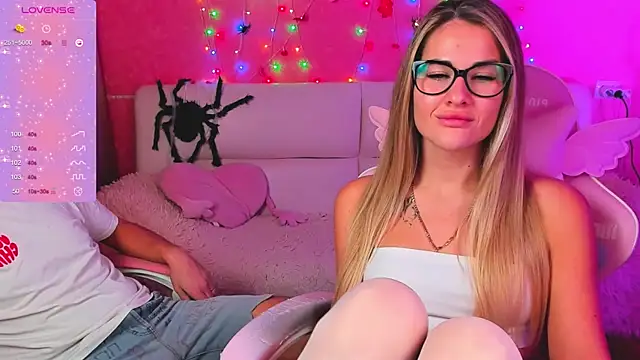 ivannatompsonnn online show from November 18, 2025, 7:11 am