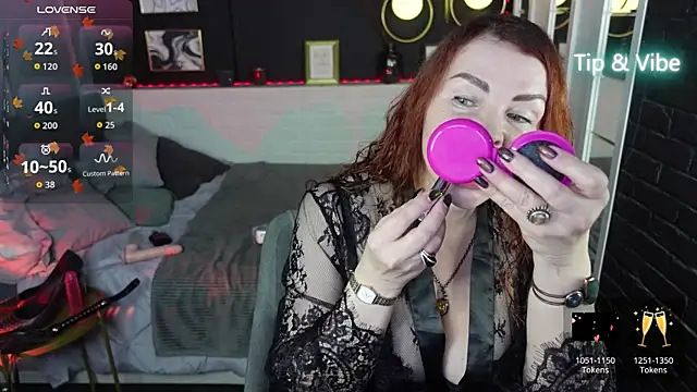 MrsIngrid online show from October 9, 2025, 7:20 am