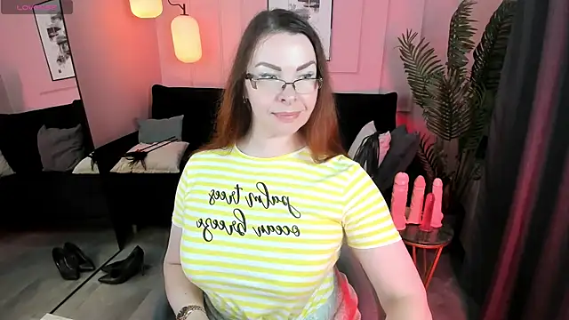 MrsIngrid online show from July 18, 2026, 7:17 am