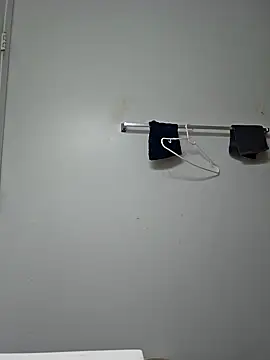 oliviaprettypussy online show from December 17, 2024, 2:33 am