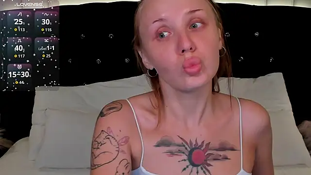 LianaFord online show from July 17, 2026, 5:59 am