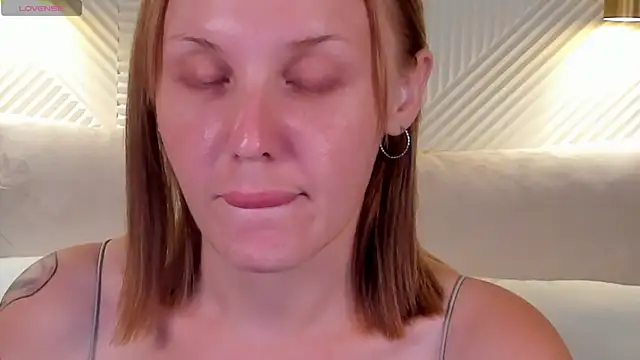 LianaFord online show from June 24, 2026, 7:33 pm