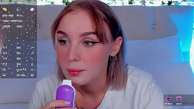 LianaFord online show from September 23, 2025, 8:49 pm