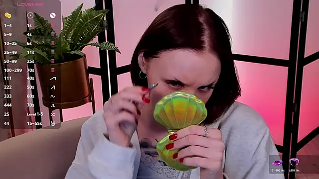 Snapshot of LianaFord chatting on February 9, 2026, 4:43 am LianaFord online show from February 9, 2026, 4:43 am