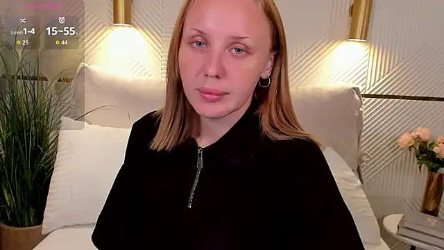 LianaFord online show from August 3, 2026, 8:33 am
