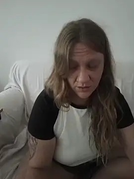 BubblegumCj online show from February 12, 2026, 4:12 am