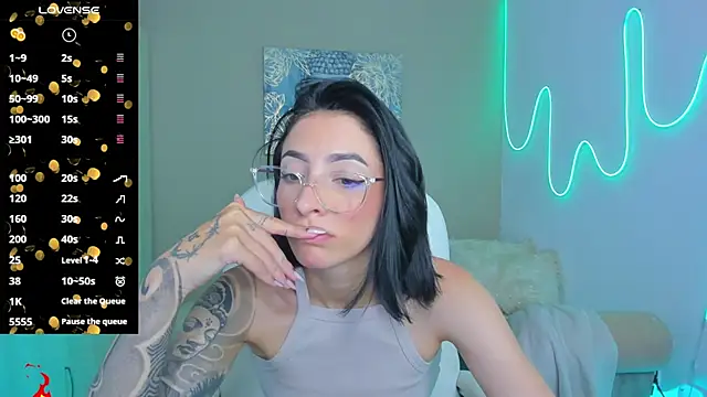 barbie scoth  online show from September 17, 2025, 9:50 pm