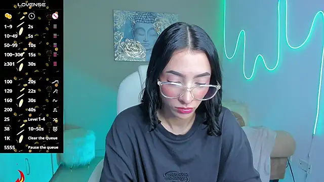 barbie scoth  online show from October 18, 2025, 8:44 pm