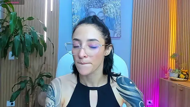 barbie scoth  online show from May 7, 2026, 2:05 am