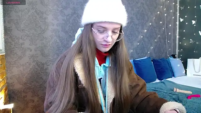 KateJonson online show from February 9, 2026, 1:09 pm