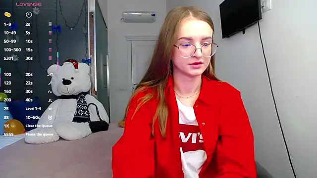 KateJonson online show from March 21, 2025, 8:28 am