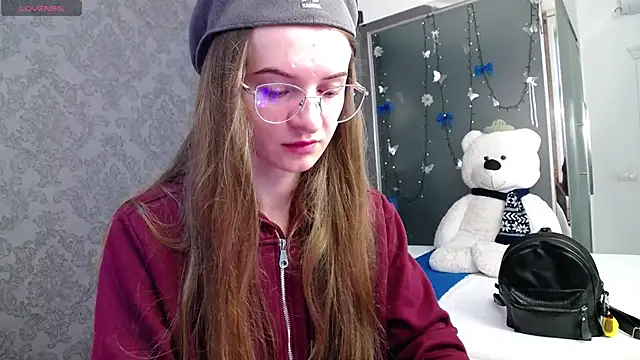 KateJonson online show from November 30, 2025, 7:09 am