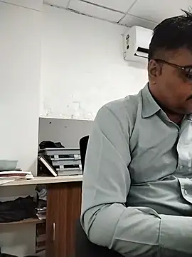 Desi Londa 143 online show from July 2, 2026, 6:08 am