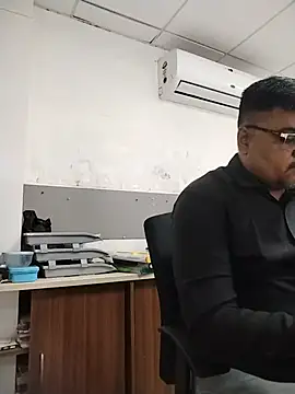 Desi Londa 143 online show from July 8, 2026, 5:52 am