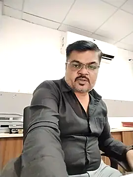 Snapshot of Desi_Londa_143 chatting on March 2, 2026, 4:02 am Desi Londa 143 online show from March 2, 2026, 4:02 am