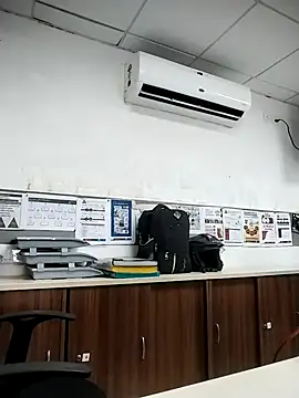 Desi Londa 143 online show from October 4, 2025, 4:47 am