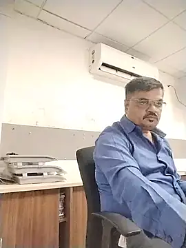 Desi Londa 143 online show from June 8, 2026, 3:18 am