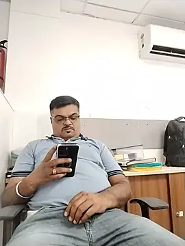Desi Londa 143 online show from July 4, 2026, 5:47 am