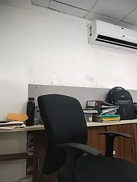 Desi Londa 143 online show from June 16, 2026, 9:09 am