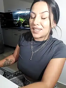 hot-babygirl online show from November 11, 2025, 8:14 pm