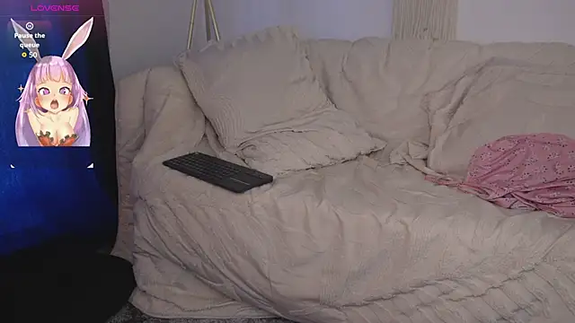 bunnycuteshy online show from December 16, 2025, 1:26 pm