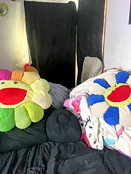 MsConejitaa online show from December 1, 2025, 5:47 pm