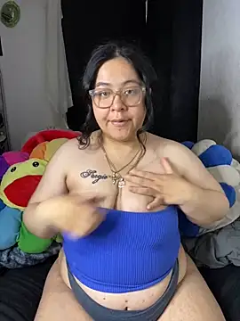 MsConejitaa online show from May 9, 2026, 3:04 pm