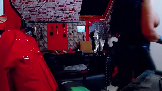 DommeBellatrix online show from October 26, 2025, 10:04 am