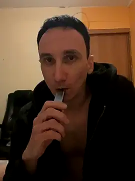 Snapshot of Kuroshitsuji7 chatting on December 20, 2025, 11:51 pm Kuroshitsuji7 online show from December 20, 2025, 11:51 pm