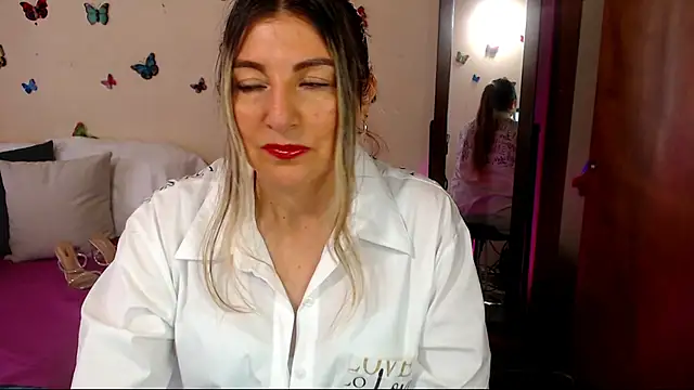 Jolie-Mature online show from March 22, 2026, 10:00 pm