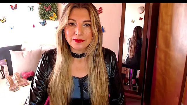 Snapshot of Jolie-Mature chatting on July 19, 2026, 5:42 pm Jolie-Mature online show from July 19, 2026, 5:42 pm