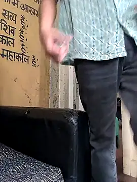  IRRESISTIBLE  online show from March 18, 2025, 1:01 pm