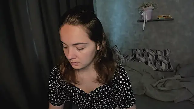 KristinaLoison online show from June 17, 2026, 8:58 am