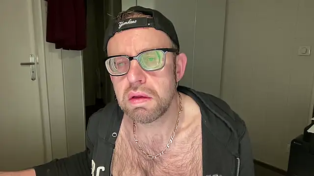 FABIOGLASSES online show from January 5, 2025, 5:30 pm