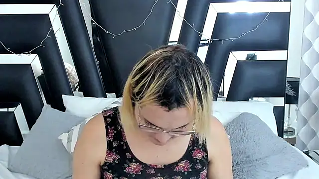 Snapshot of katya_kozlov chatting on March 2, 2025, 7:10 am katya kozlov online show from March 2, 2025, 7:10 am