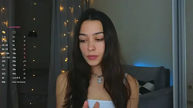 mo1ly online show from December 16, 2024, 12:06 pm