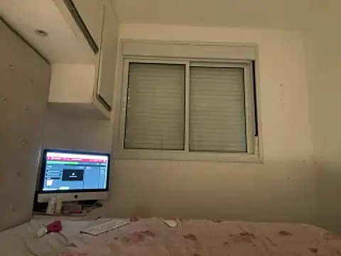 SabrinaRussel online show from February 4, 2026, 4:02 pm