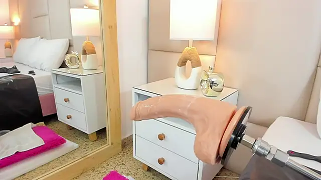 AntoniaRoss  online show from February 26, 2025, 11:19 pm