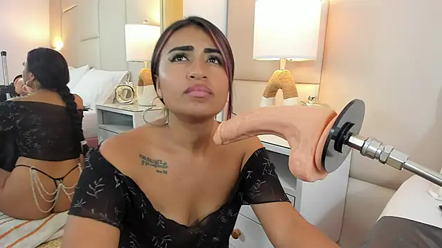 AntoniaRoss  online show from February 25, 2025, 8:32 pm