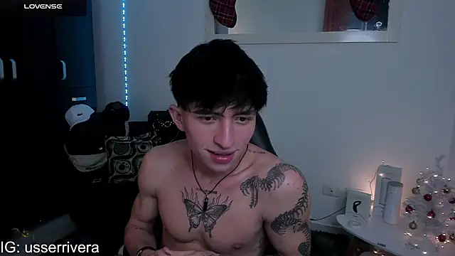 Snapshot of Thomass_clark chatting on December 29, 2024, 1:24 am Thomass clark online show from December 29, 2024, 1:24 am