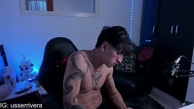 Snapshot of Thomass_clark chatting on December 8, 2024, 10:25 pm Thomass clark online show from December 8, 2024, 10:25 pm