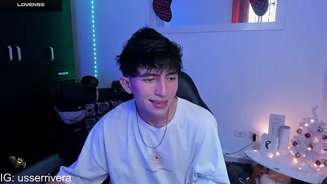 Snapshot of Thomass_clark chatting on December 29, 2024, 8:04 pm Thomass clark online show from December 29, 2024, 8:04 pm